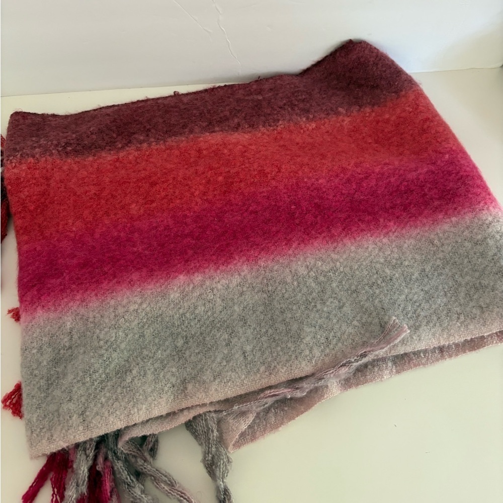 NWOT Urban Outfitters Ombre Striped Woven Scarf - Picture 6 of 8